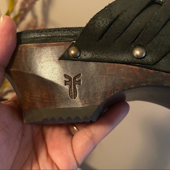 Frye Clogs Womens Size 5.5 Black Leather Clara Campus Studded Clogs - Picture 12 of 13